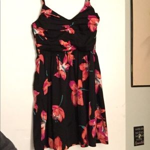 Roxy Super flattering sweetheart neckline dress